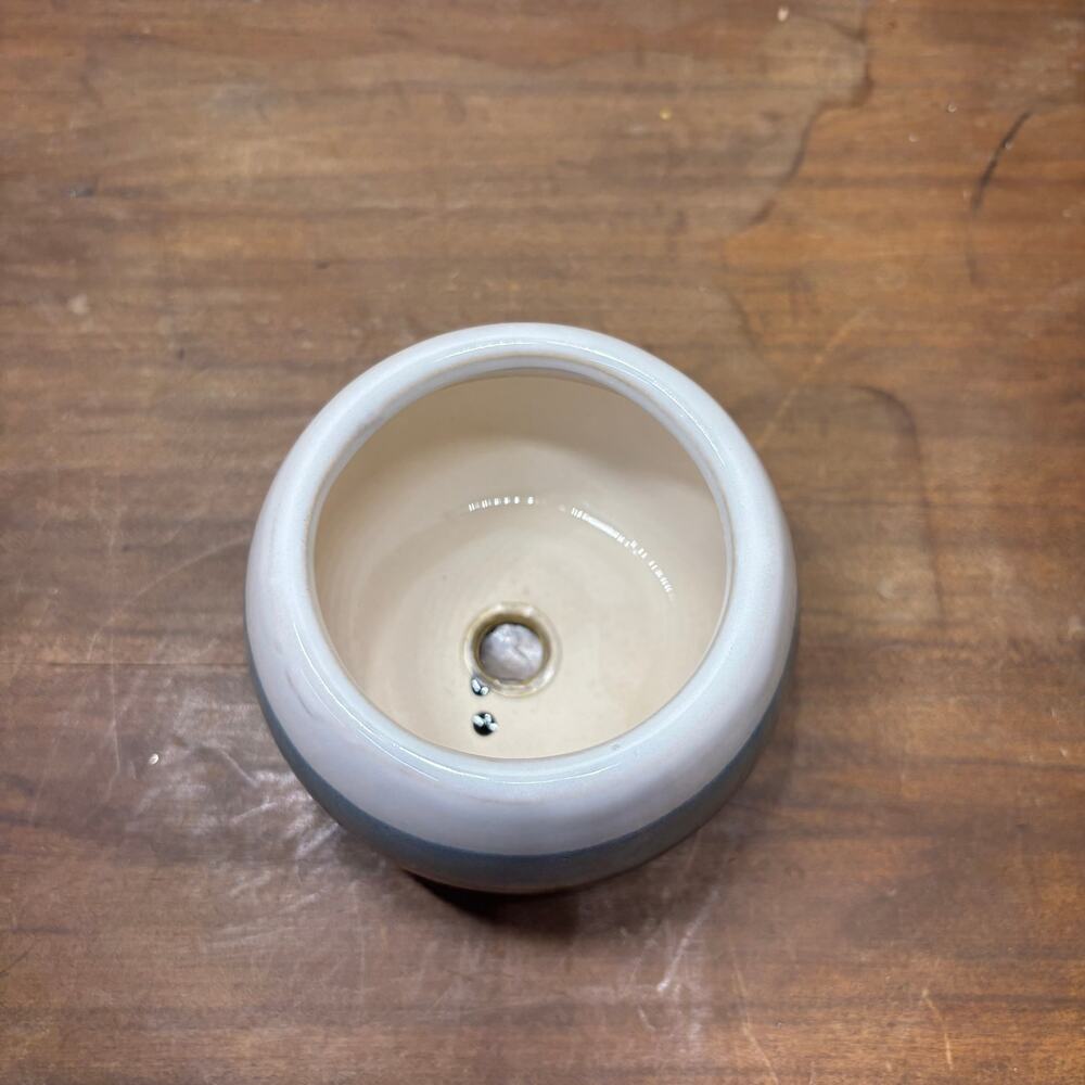 Small Circular Pot - Picture 3 of 3